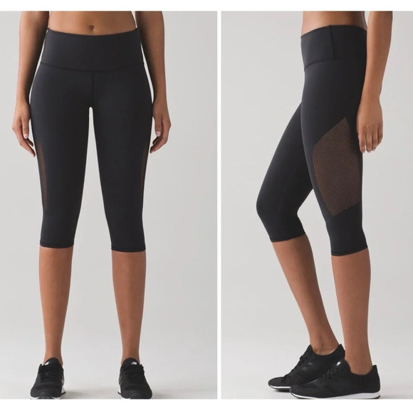 Lululemon Reveal Crop in Black. Mesh Sides. Size 12 or XL - Picture 1 of 15